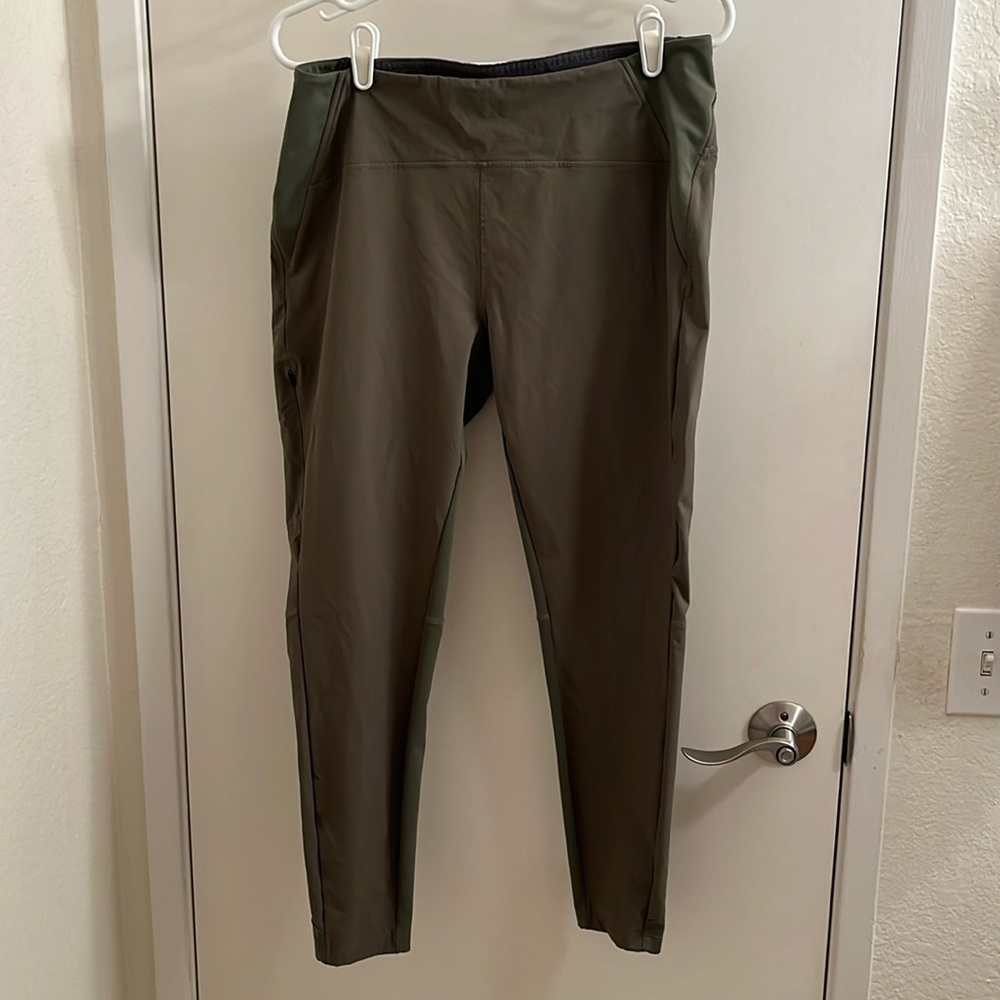 Mountain Hardwear Pant Women Large green Pull On Stretch